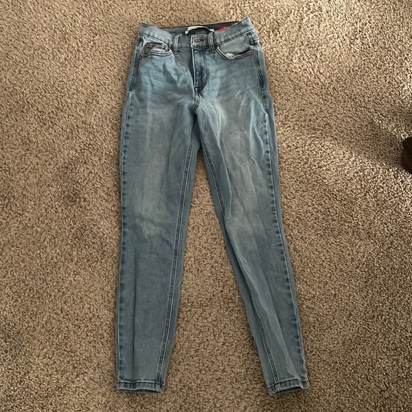 light wash jeans - Picture 1 of 3
